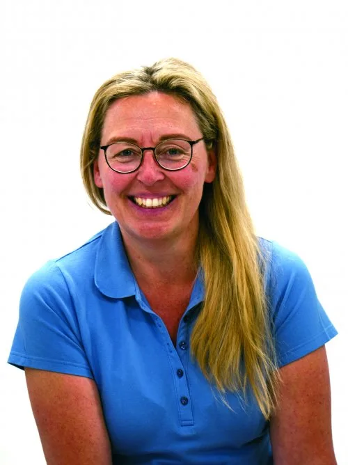 Porträt von Frau Lange, der leitenden Physiotherapeutin